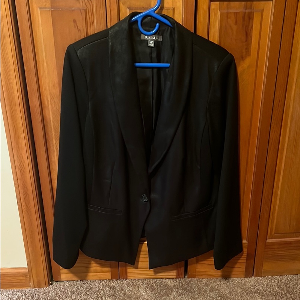 Roz & Ali Black Blazer with Professional Tailoring